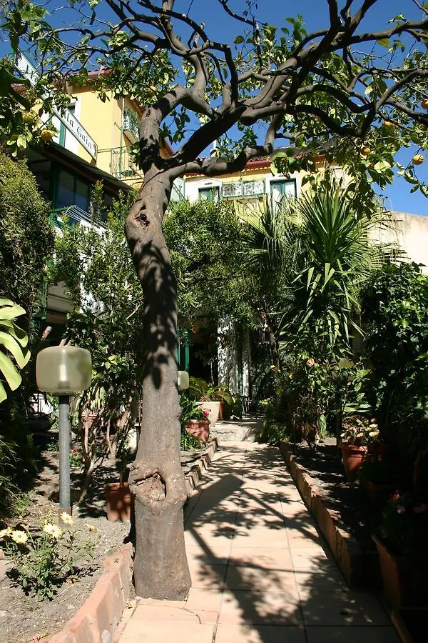 Villa Gaia Taormina 2*,