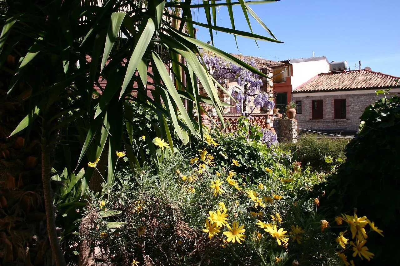 Villa Gaia Taormina 2*,  Italy